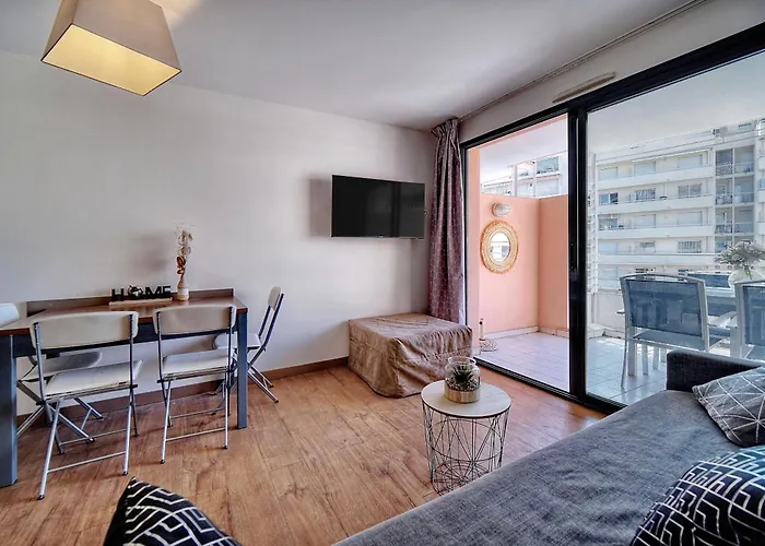 Apartment Agreable 2 Pieces Terrasse, Piscine, Clemenceau A1b235